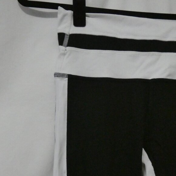 PINK - Victoria's Secret - Ultimate | small | Black and White Leggings - Picture 3 of 16